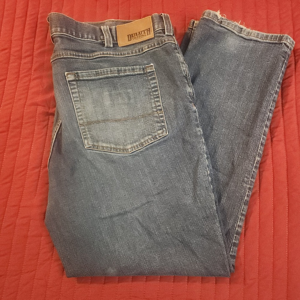 E54 Duluth Trading‎ Co Flex Weekender Jeans Mens 42x30 Blue Standard Distressed